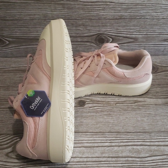 New Balance mens light pink suede and fabric platforms athletic shoes si… main image 6